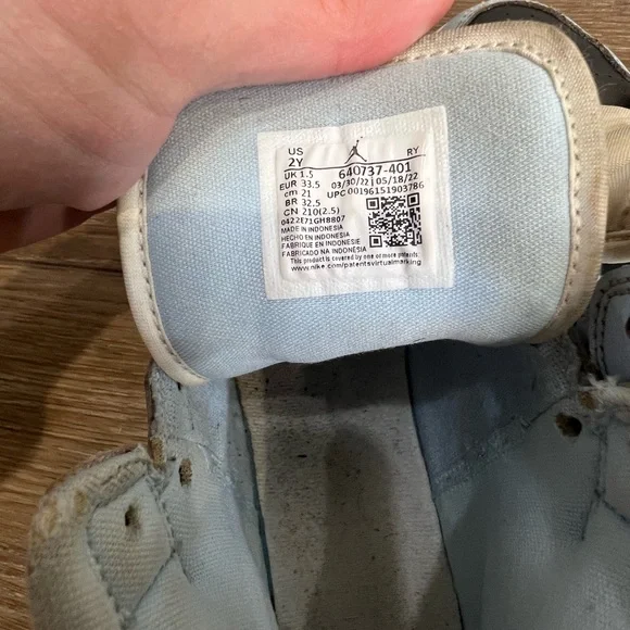 Kids Nike Air Jordan 1 mid Carolina Blue/Black - Picture 4 of 8